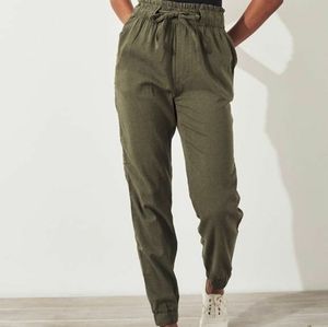 Hollister High Rise  Kakhi Jogger